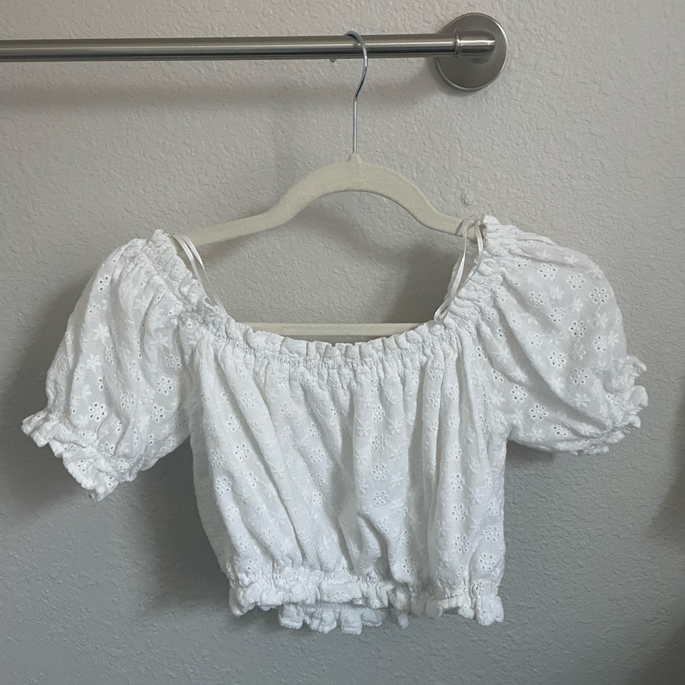 Starlow White Eyelet Puff Sleeve Crop Top
